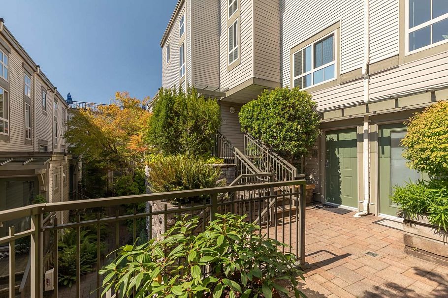34 2375 W Broadway Vancouver, BC - 2