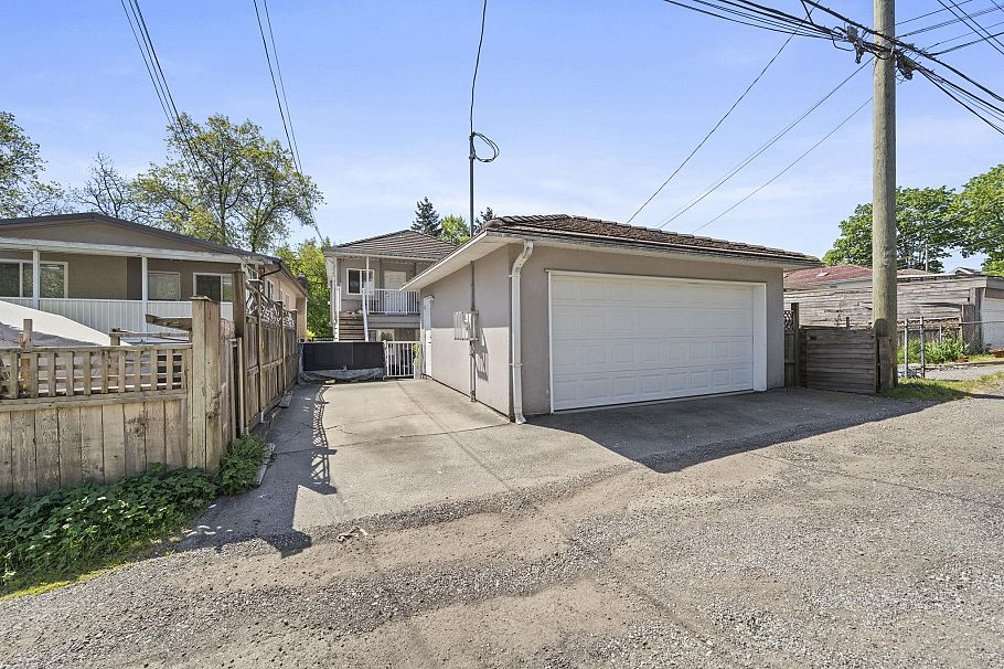 3541 Adanac Street Vancouver, BC - 38
