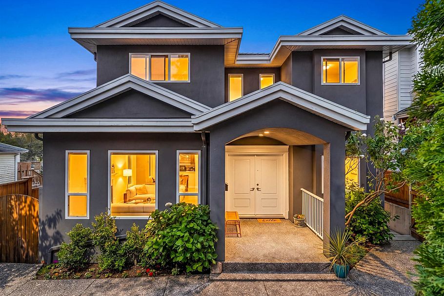 627 E 30th Avenue Vancouver, BC - 1