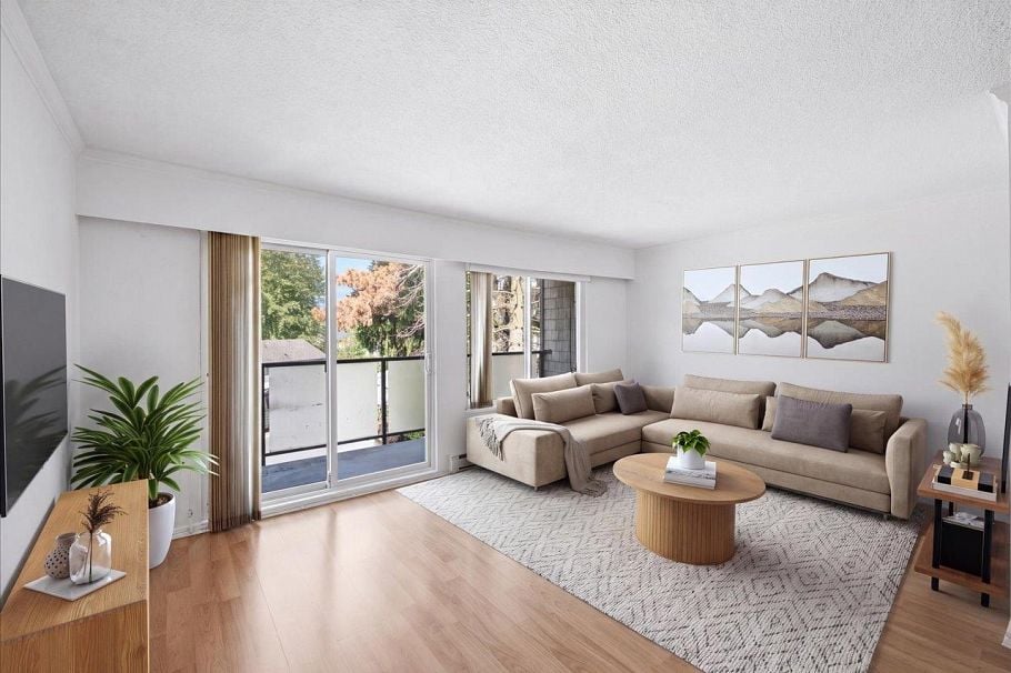 202 212 Forbes Avenue North Vancouver, BC - 1