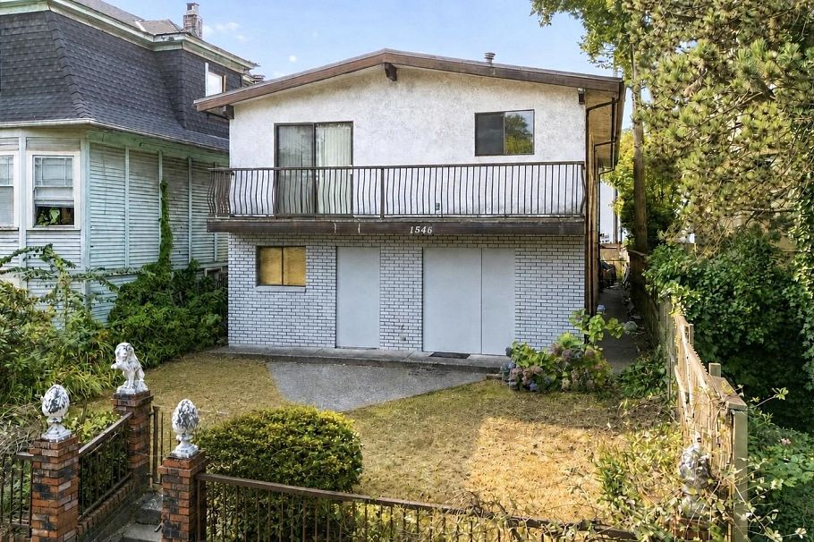 1546 Adanac Street Vancouver, BC - 1