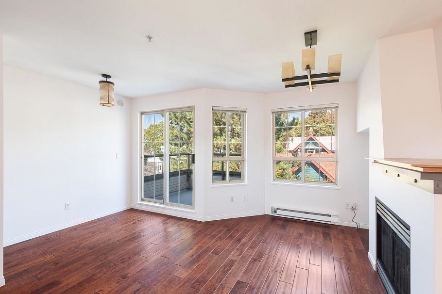 34 2375 W Broadway Vancouver, BC - 4