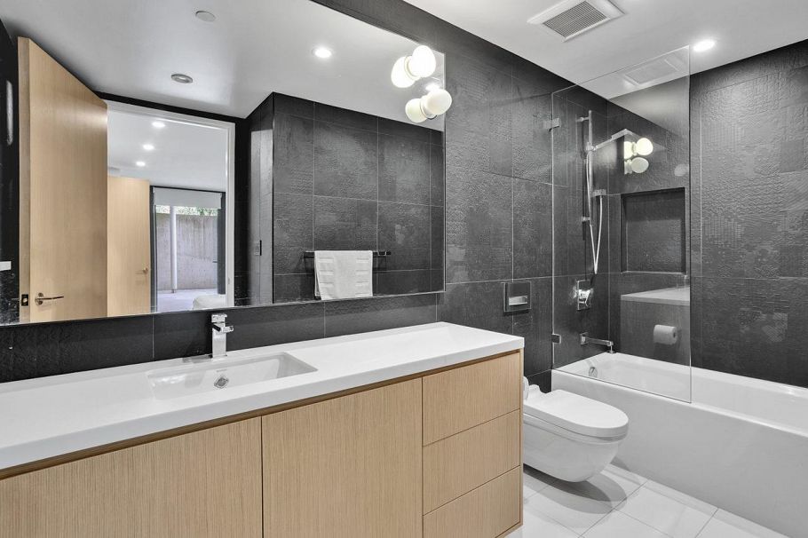 4725 W 4th Avenue Vancouver, BC - 18