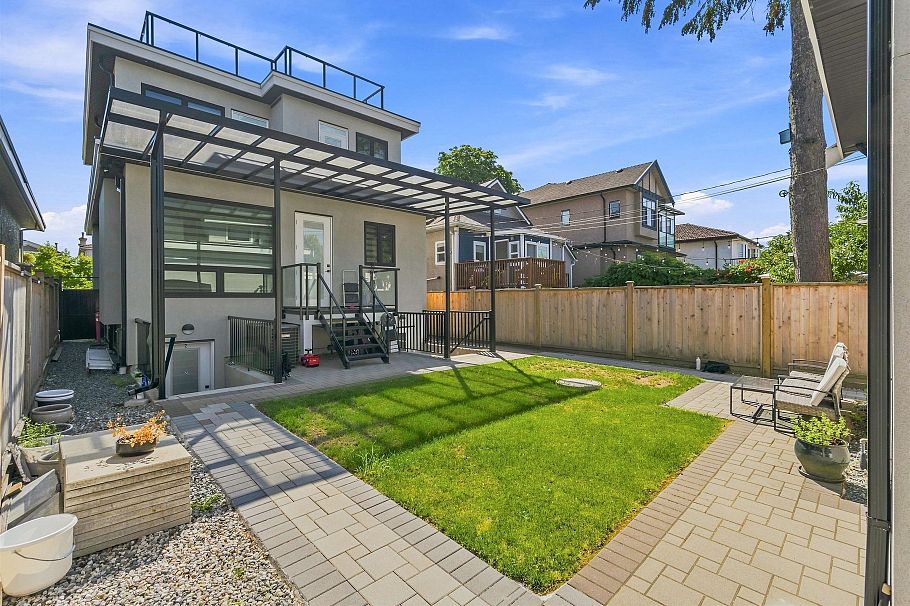 5577 Inverness Street Vancouver, BC - 37