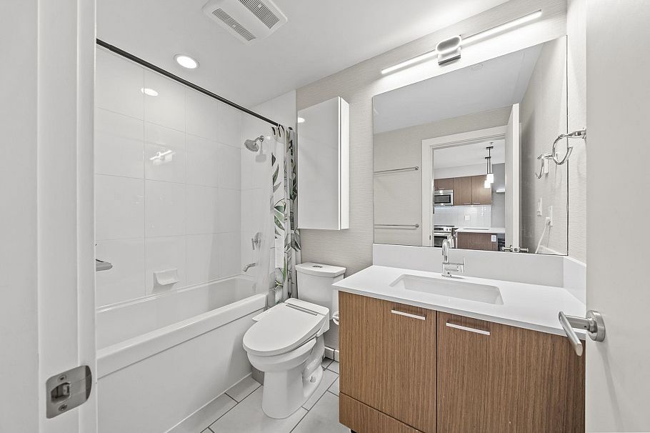 324 1330 Marine Drive North Vancouver, BC - 16