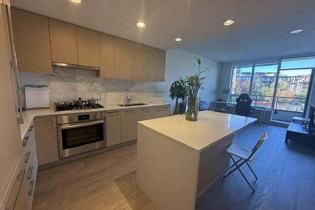 537 3563 Ross Drive Vancouver, BC - 4