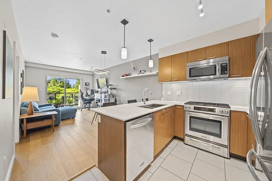 324 1330 Marine Drive North Vancouver, BC - 4