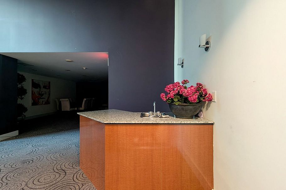 702 168 E Esplanade North Vancouver, BC - 40