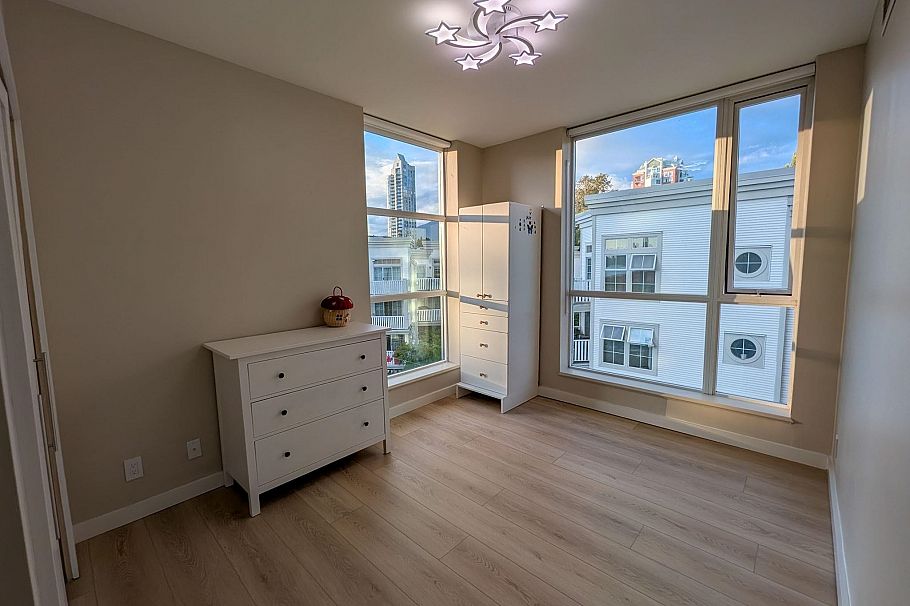 702 168 E Esplanade North Vancouver, BC - 21