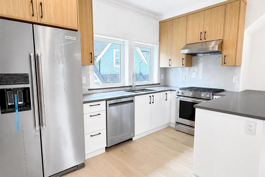 1421 E 27th Avenue Vancouver, BC - 4