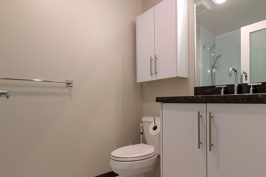 702 168 E Esplanade North Vancouver, BC - 25