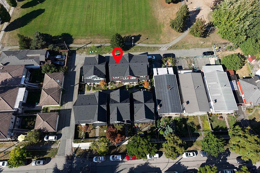 1421 E 27th Avenue Vancouver, BC - 29