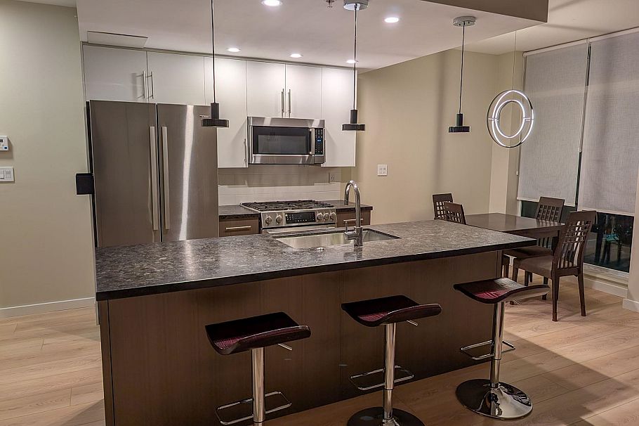702 168 E Esplanade North Vancouver, BC - 2