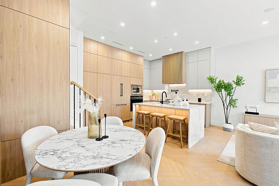 1 646 E 23rd Avenue Vancouver, BC - 4