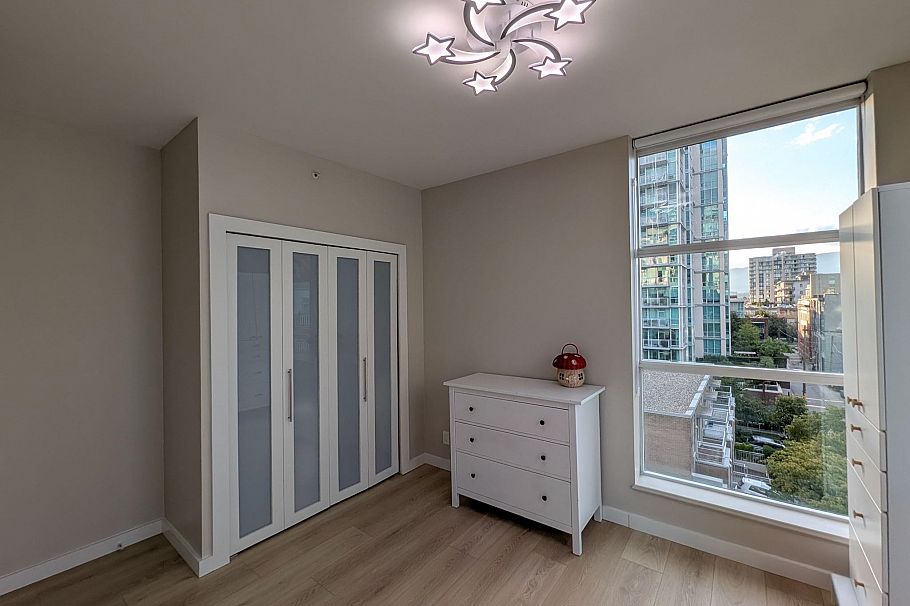 702 168 E Esplanade North Vancouver, BC - 22