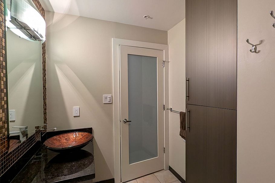 702 168 E Esplanade North Vancouver, BC - 29