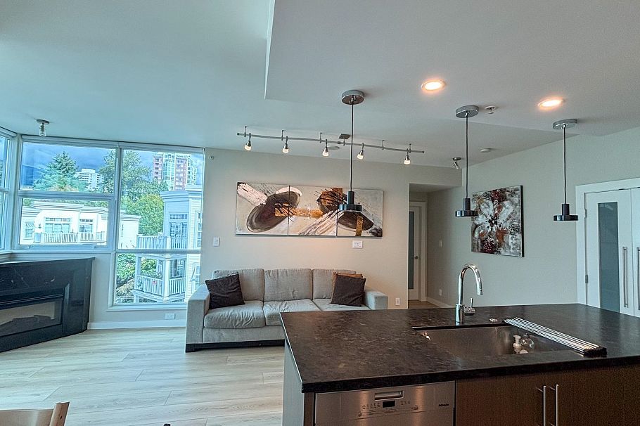 702 168 E Esplanade North Vancouver, BC - 12
