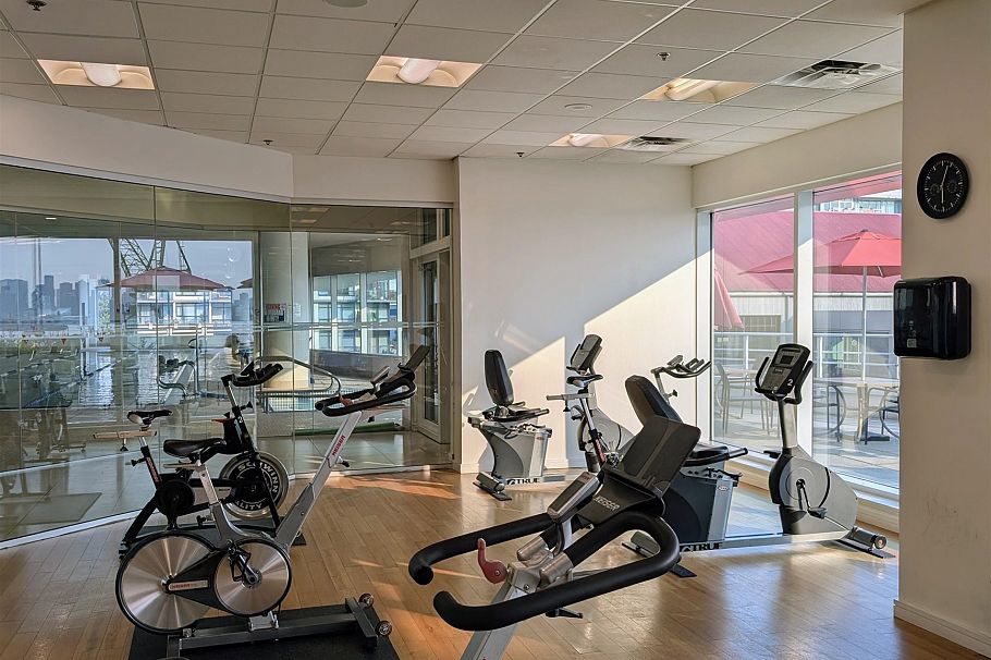 702 168 E Esplanade North Vancouver, BC - 38