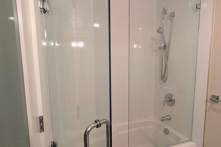 702 168 E Esplanade North Vancouver, BC - 26