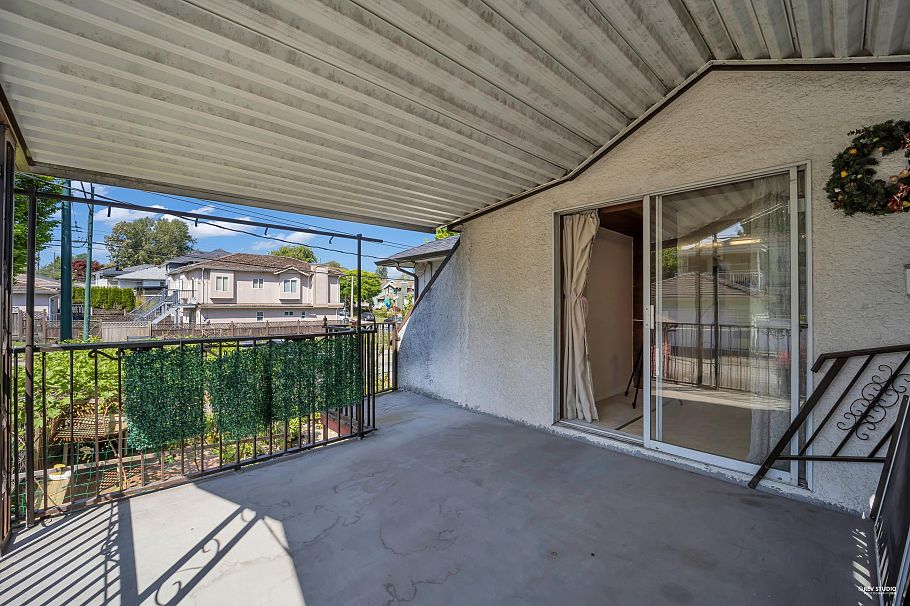 3006 E 27th Avenue Vancouver, BC - 19