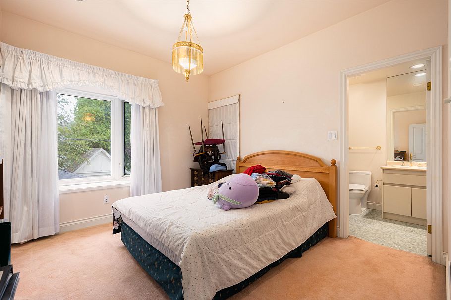 1277 W King Edward Avenue Vancouver, BC - 22