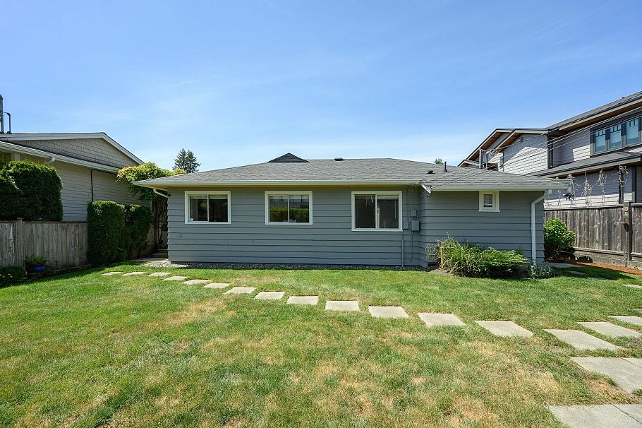 3248 Beverley Crescent North Vancouver, BC - 30