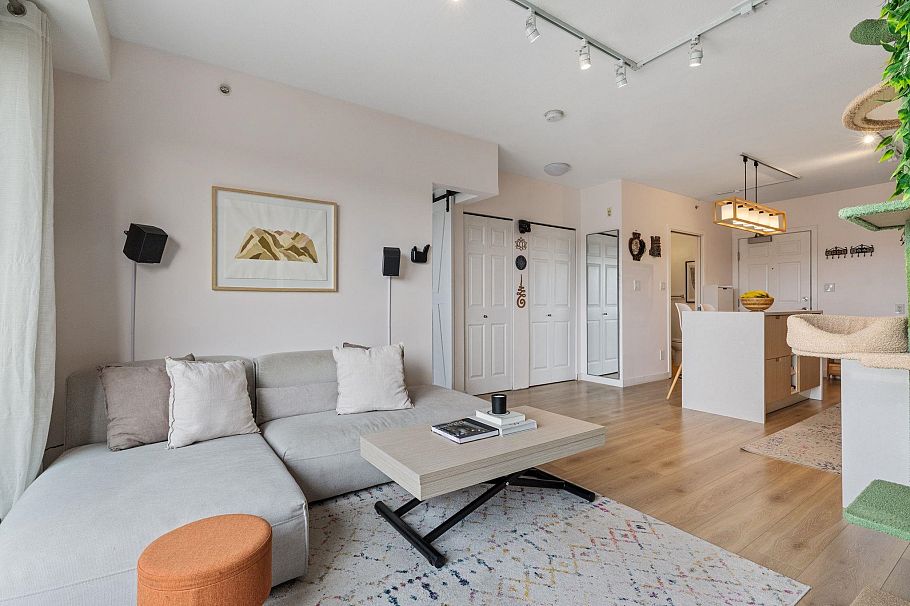 PH10 702 E King Edward Avenue Vancouver, BC - 8