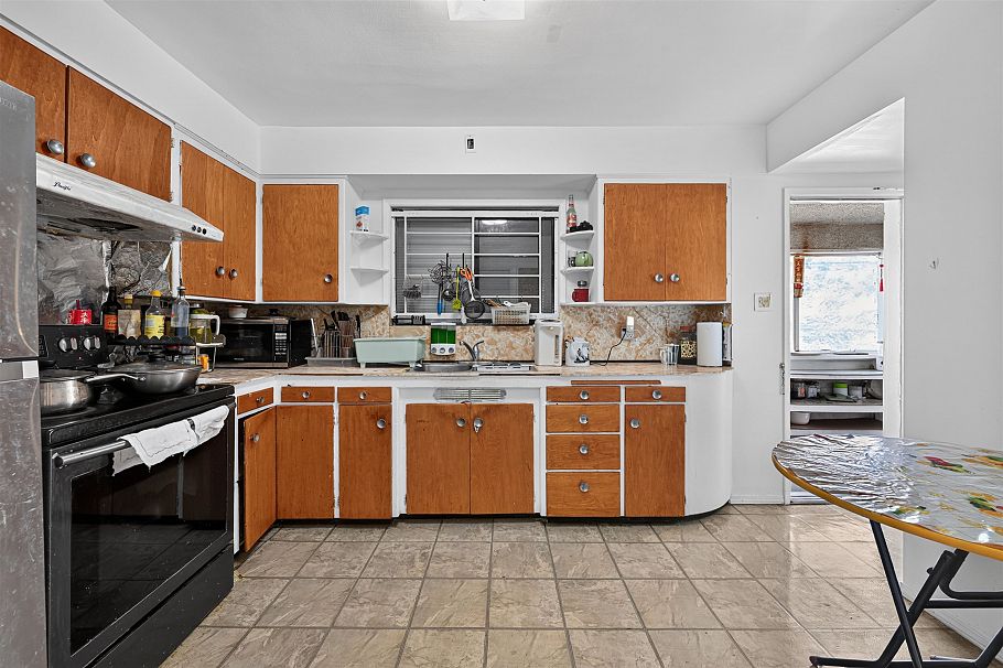 1315 E 33rd Avenue Vancouver, BC - 28