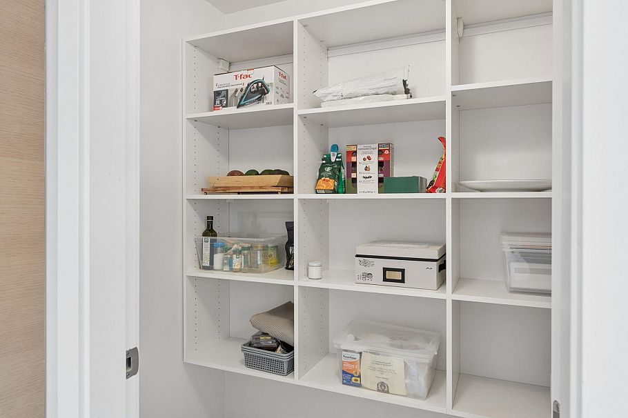 305 8 Smithe Mews Vancouver, BC - 18