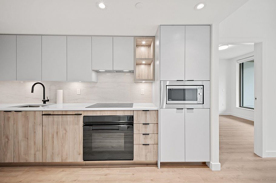 425 755 Harbourside Drive North Vancouver, BC - 9