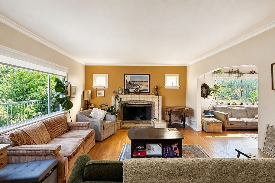 624 W 30th Avenue Vancouver, BC - 2