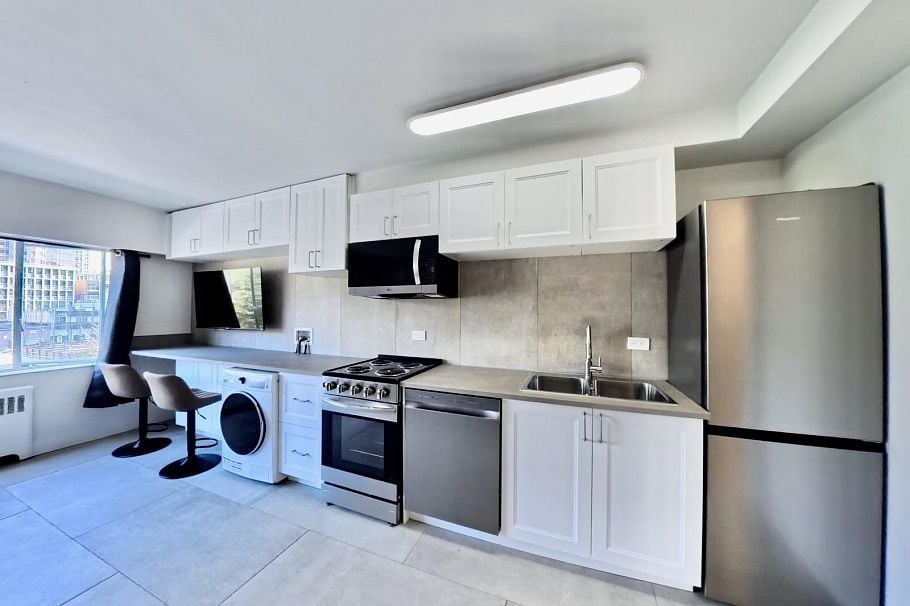 210 1540 HARO STREET, Vancouver BC V6G 1G5 Vancouver, BC - 2