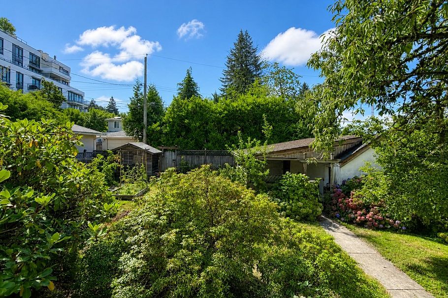 624 W 30th Avenue Vancouver, BC - 36