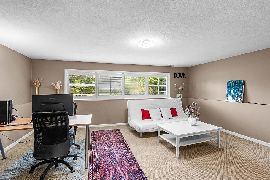 3020 Thorncliffe Drive North Vancouver, BC - 25