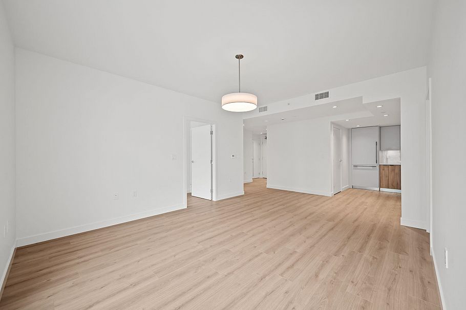 425 755 Harbourside Drive North Vancouver, BC - 7