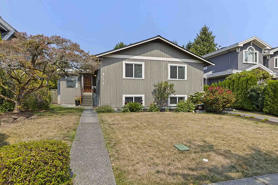 4041 W 39th Avenue Vancouver, BC - 1
