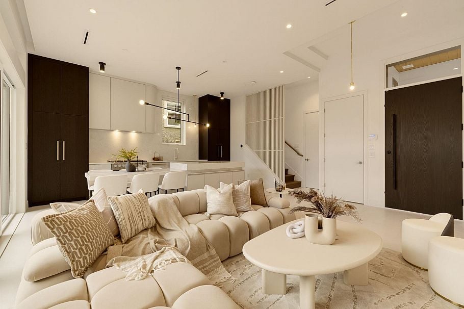 2 3617 W 12th Avenue Vancouver, BC - 5