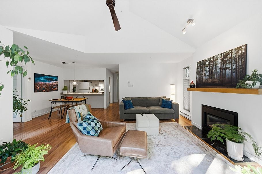 304 865 W 15th Avenue Vancouver, BC - 4