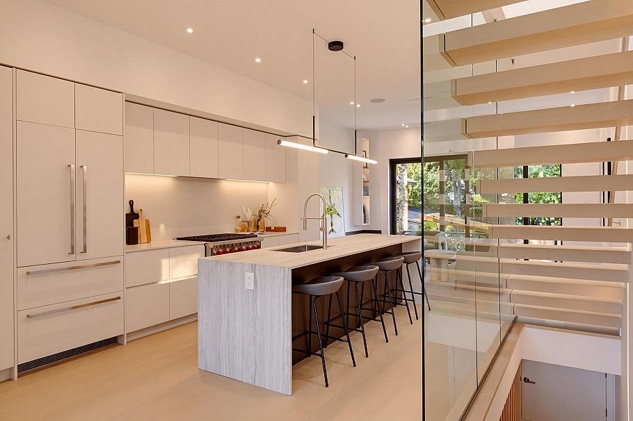 1 75 E 23rd Avenue Vancouver, BC - 8