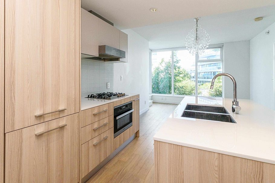 510 2221 E 30th Avenue Vancouver, BC - 4