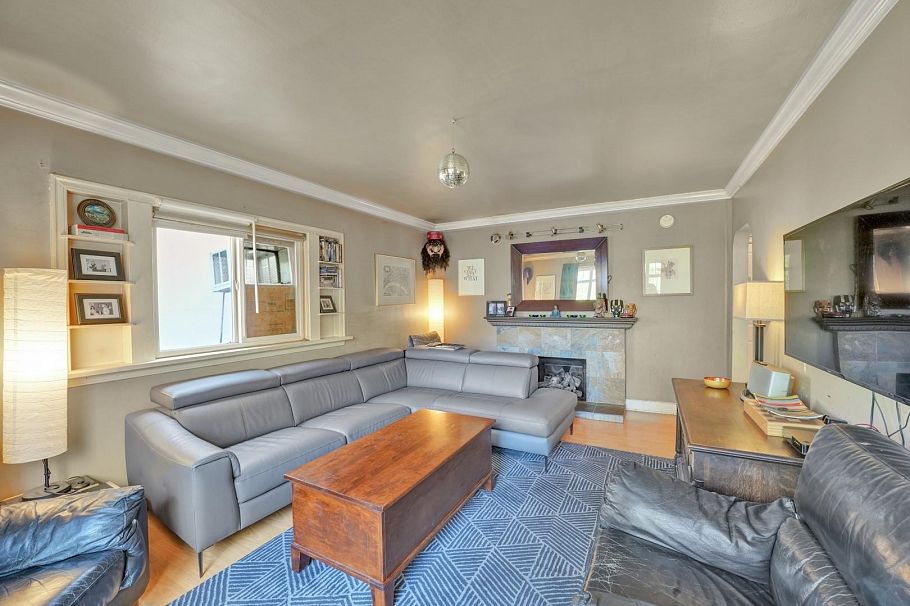 2150 Nanaimo Street Vancouver, BC - 1