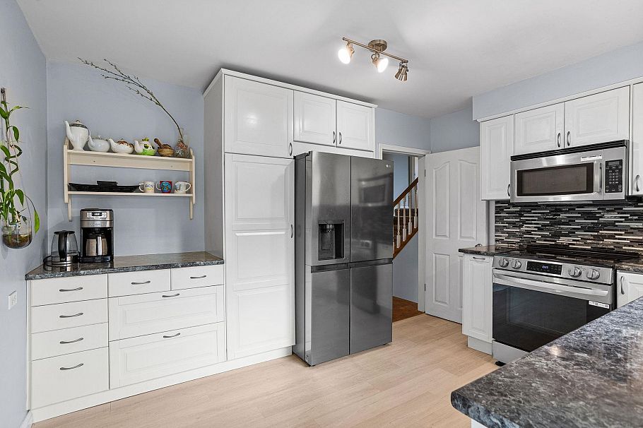 3020 Thorncliffe Drive North Vancouver, BC - 13