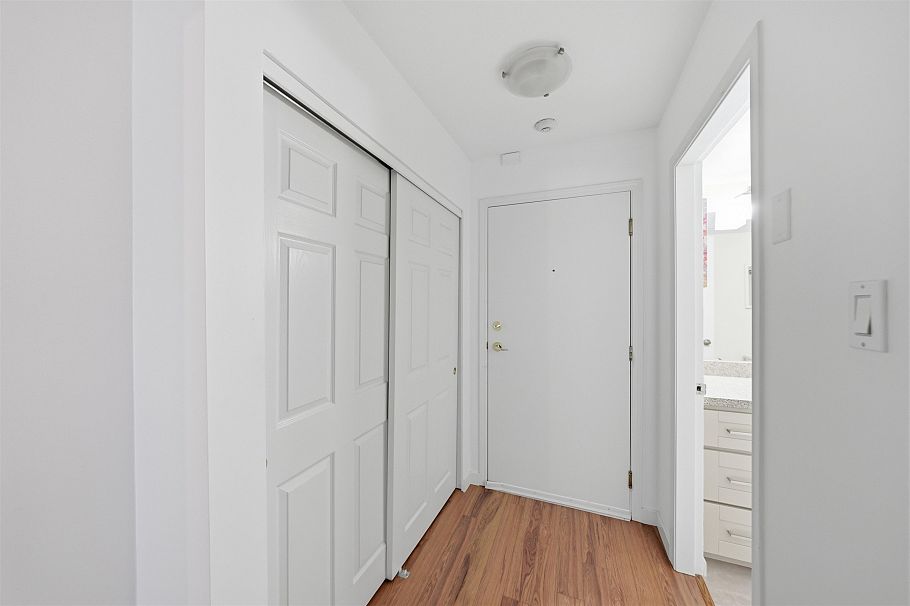 304 865 W 15th Avenue Vancouver, BC - 18