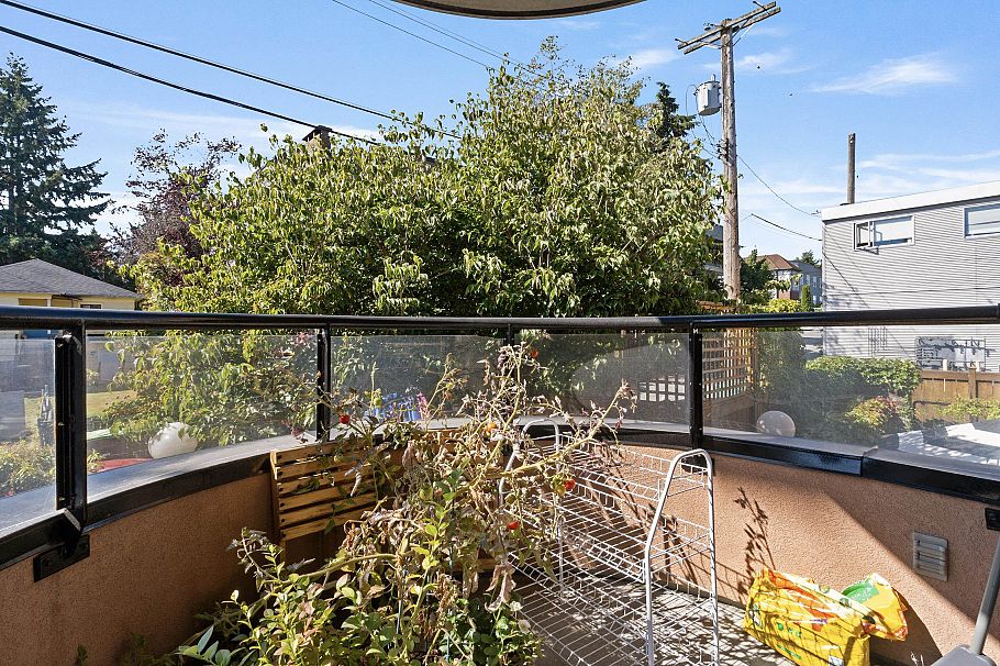 203 988 W 16th Avenue Vancouver, BC - 9