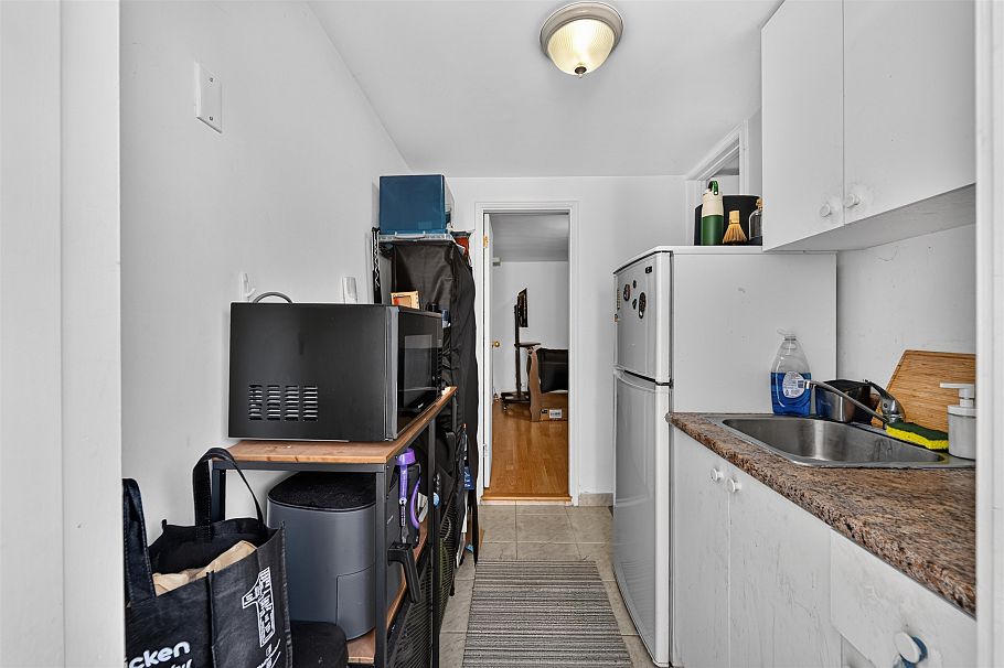 1315 E 33rd Avenue Vancouver, BC - 17