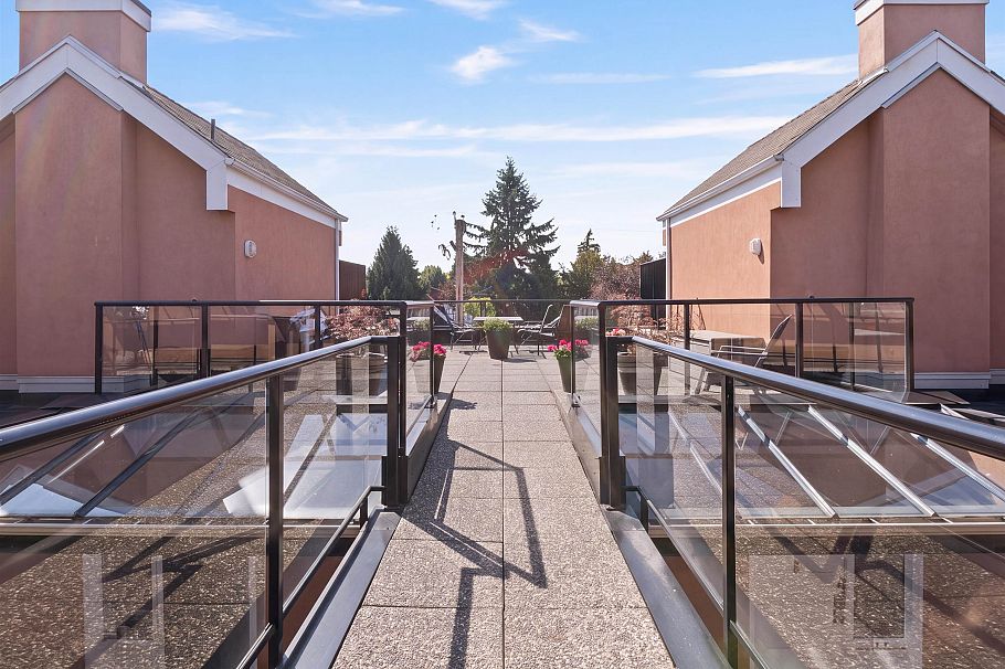 203 988 W 16th Avenue Vancouver, BC - 11