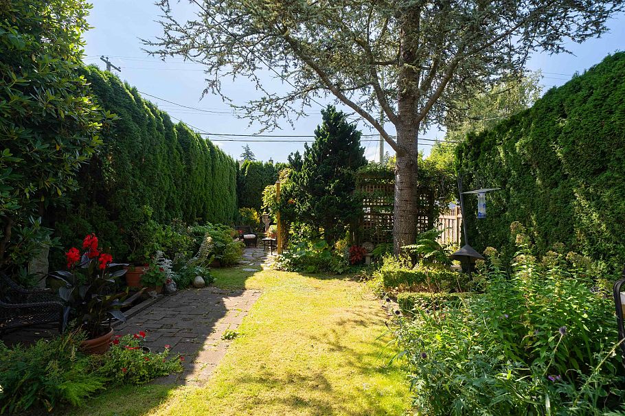 3864 W 29th Avenue Vancouver, BC - 32
