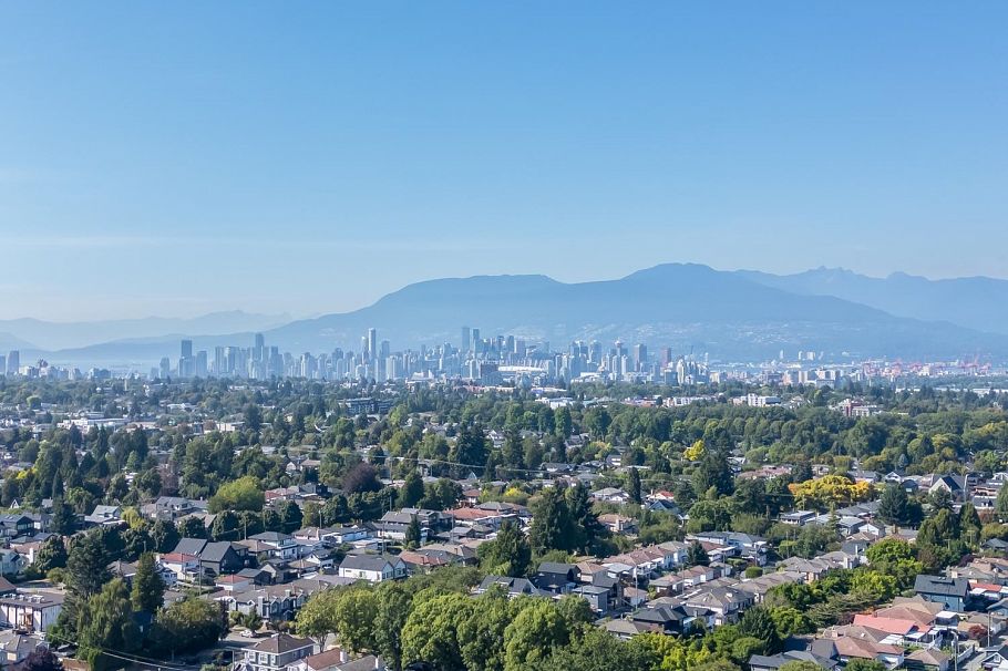 1315 E 33rd Avenue Vancouver, BC - 3