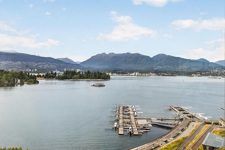 1102 277 Thurlow Street Vancouver, BC - 25