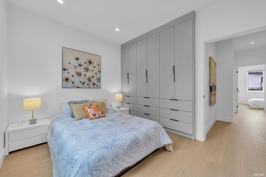 1 3438 Triumph Street Vancouver, BC - 15